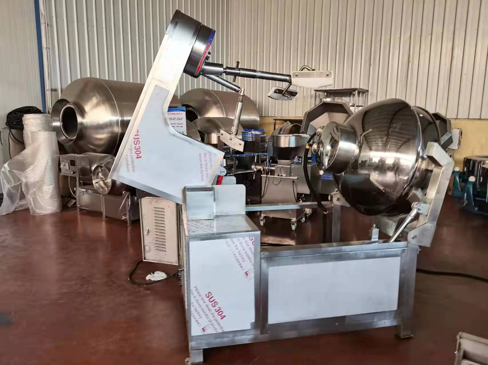 仲景香菇酱加工设备，商用电磁炒锅图1