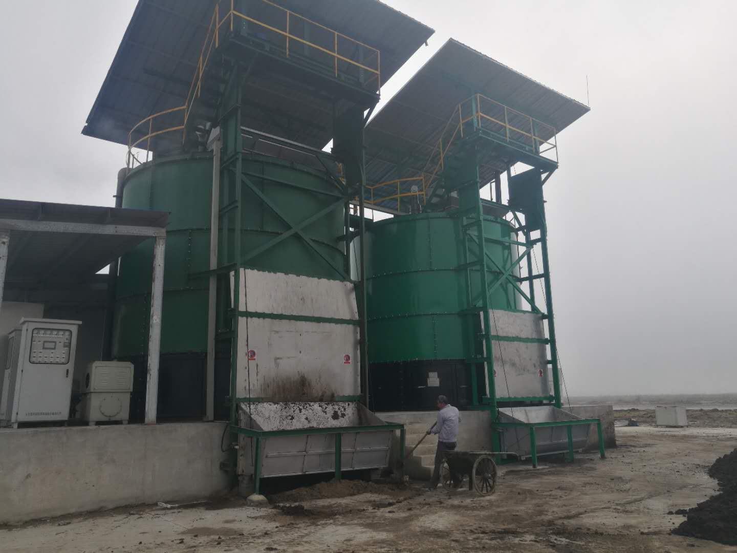 日处理30吨污泥好氧发酵有机肥设备福航环保图5